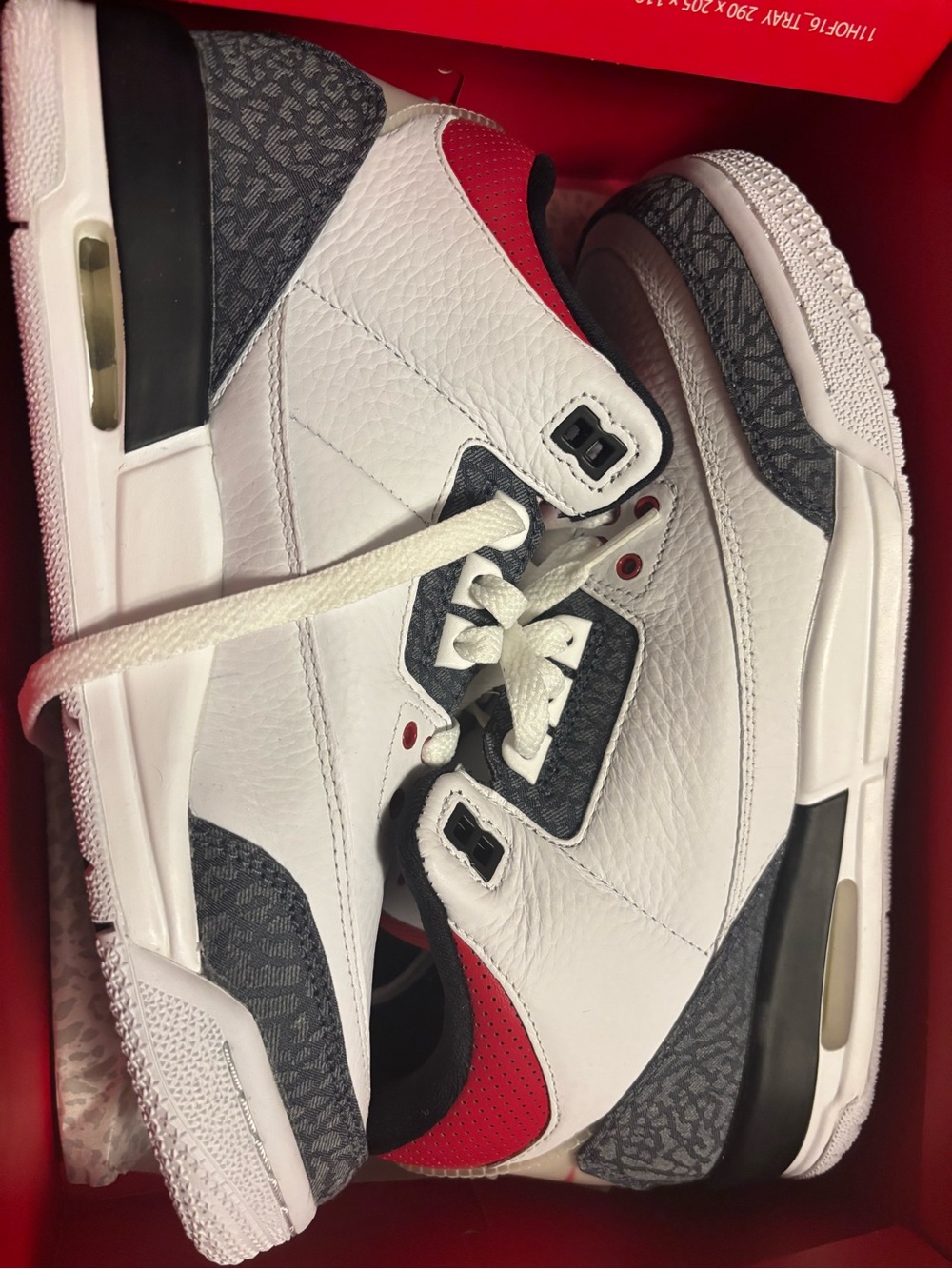Air Jordan 3 retro SE (gs) size 7Y (men’s 7)